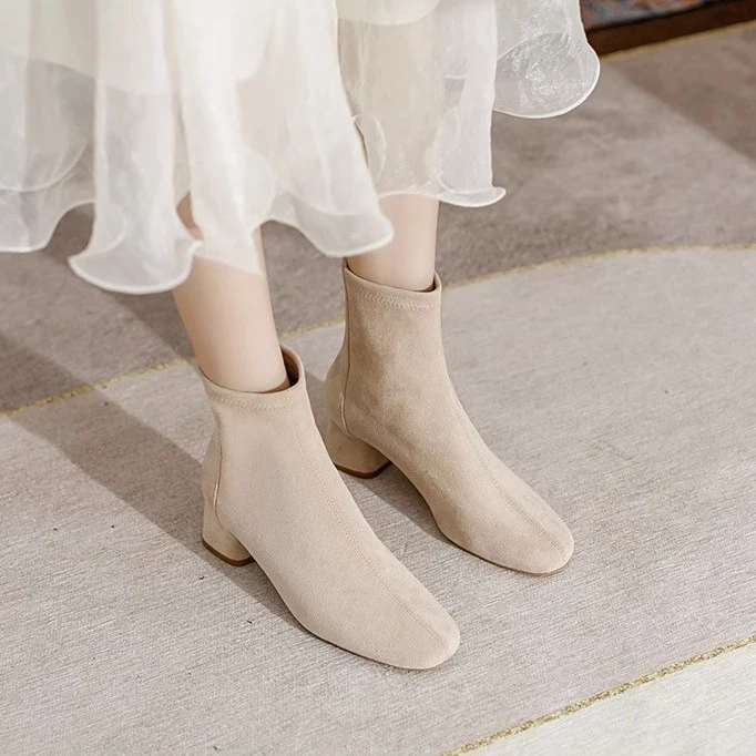 粗跟绒面瘦瘦时尚百搭洋气新款爆款裸色短靴秋冬单靴马丁靴弹力靴