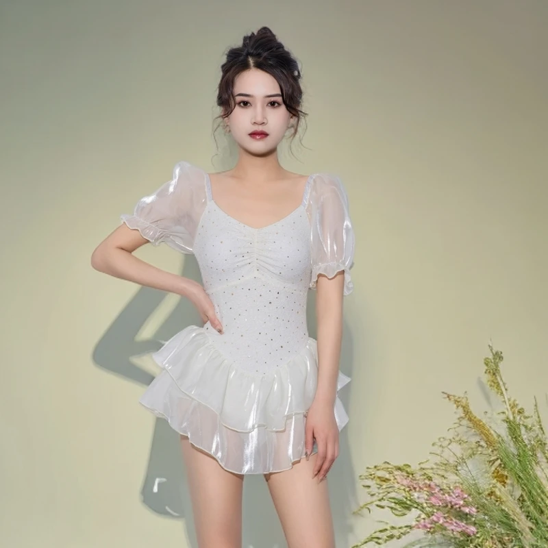 美亦舒遮副乳泳裙白色少女性感遮肚显瘦冬季连体轻奢保守亮片款女