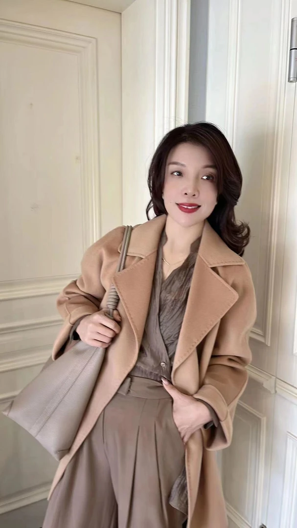 2022新款羊绒大衣