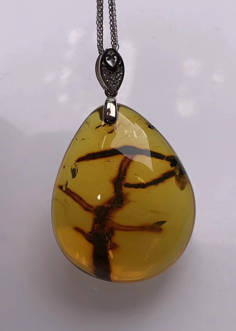 天然缅甸特色植物珀吊坠一套9.1克，规格34.8-28-13