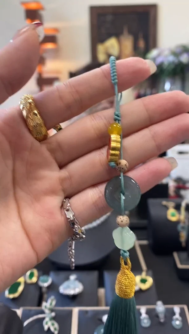 【闪购商品】翡翠吊坠(不含链)未镶嵌银镶