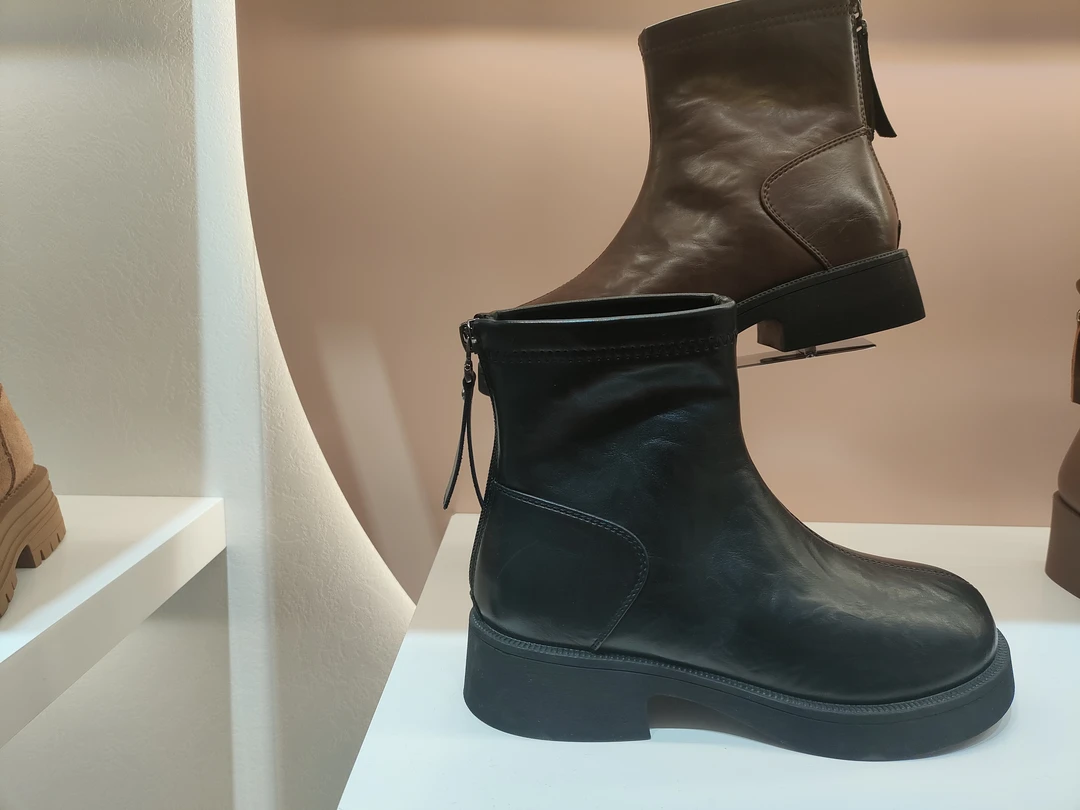 时尚百搭雅丹风穿搭休闲厚底短靴复古擦色做旧马丁靴