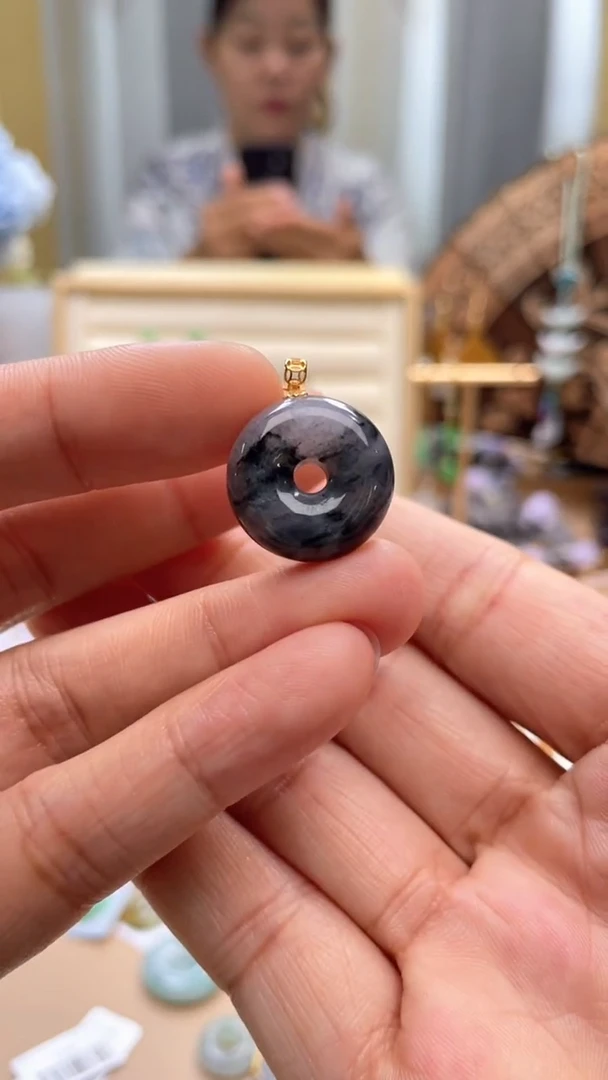 【闪购商品】翡翠颈饰18K金镶嵌甜甜圈