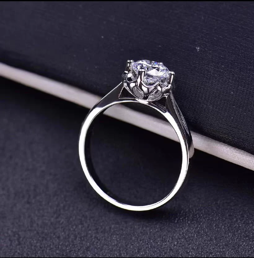 925银莫桑石戒指 （花蕾女戒）0.5克拉—1克拉经典时尚