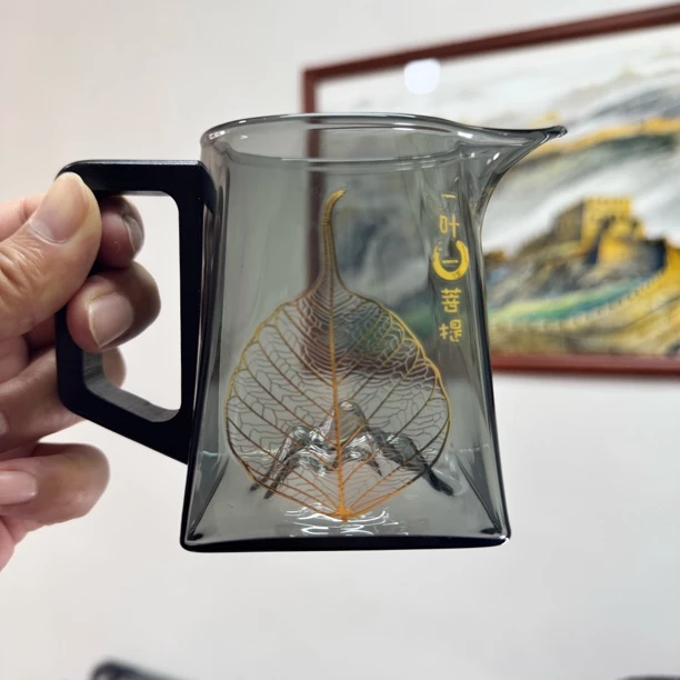 烟灰色公道杯高硼硅耐高温