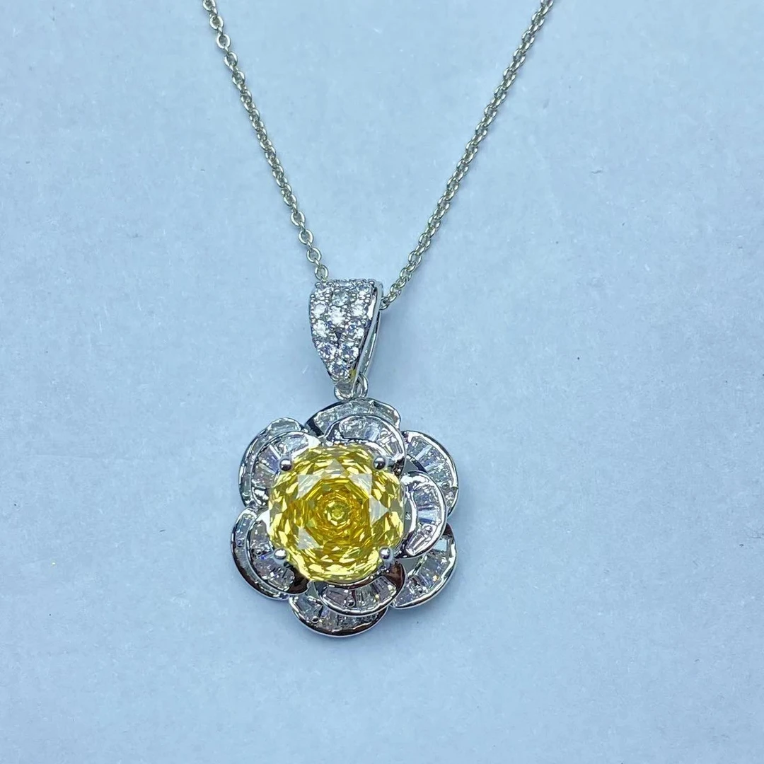 . 收藏级轻奢穿越时星空切吊坠XS719354.