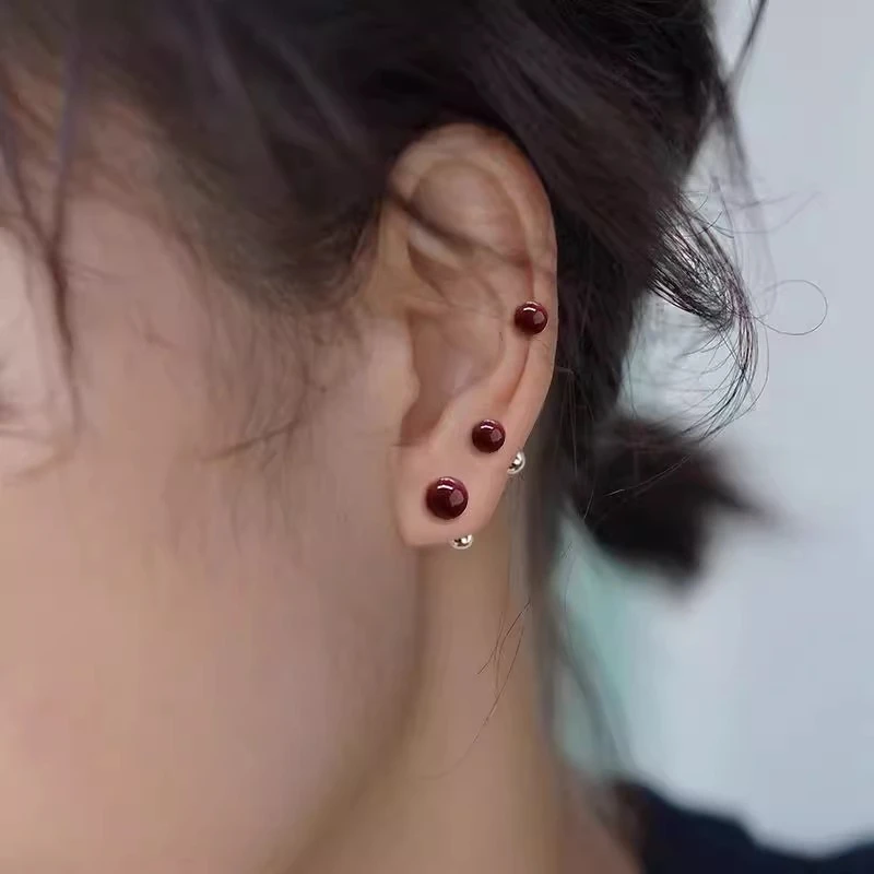 合金耳饰 红色珠珠耳钉女高级感螺丝扣免摘养耳洞气质耳骨钉耳饰