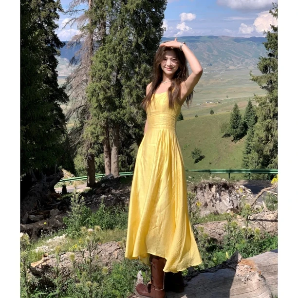 路人仙子【黄玫定格】法式气质明媚收腰长款黄色吊带连衣裙XZ30099