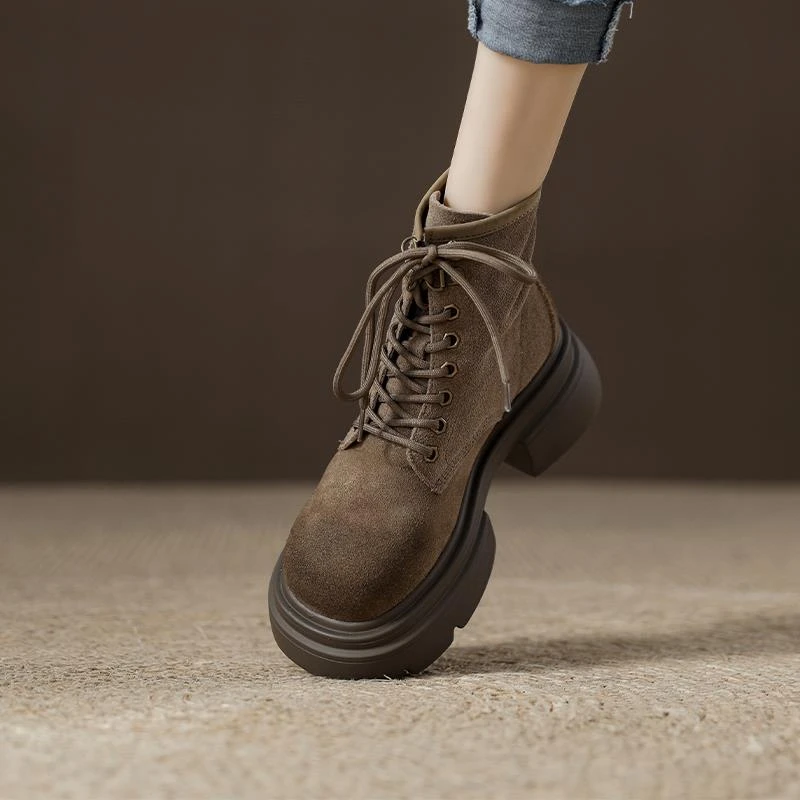 真磨砂皮马丁靴女款2024新款秋季复古英伦风短靴女爆款增高工装靴