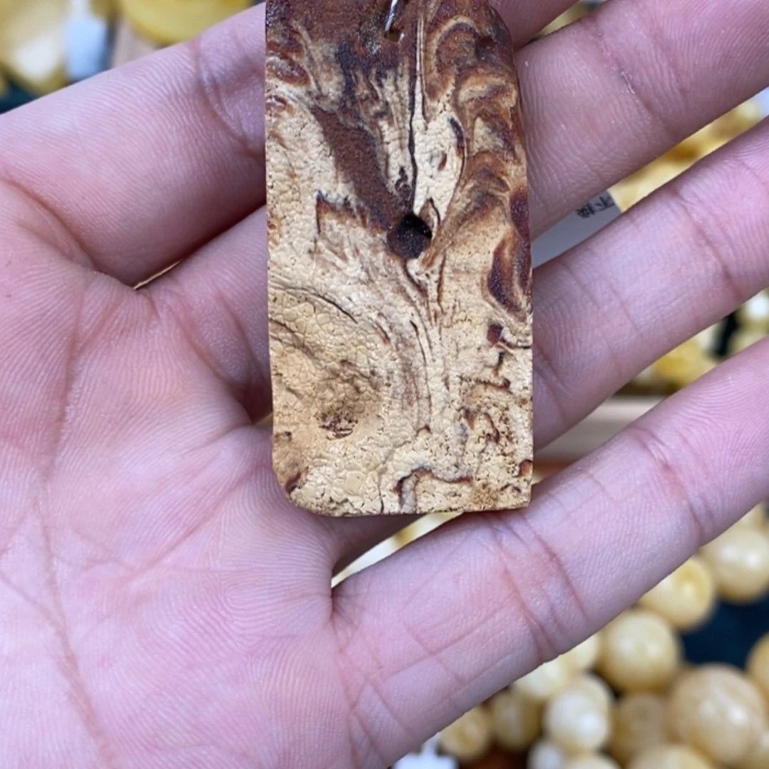 【闪购商品】琥珀裸石未镶嵌鲨**椒