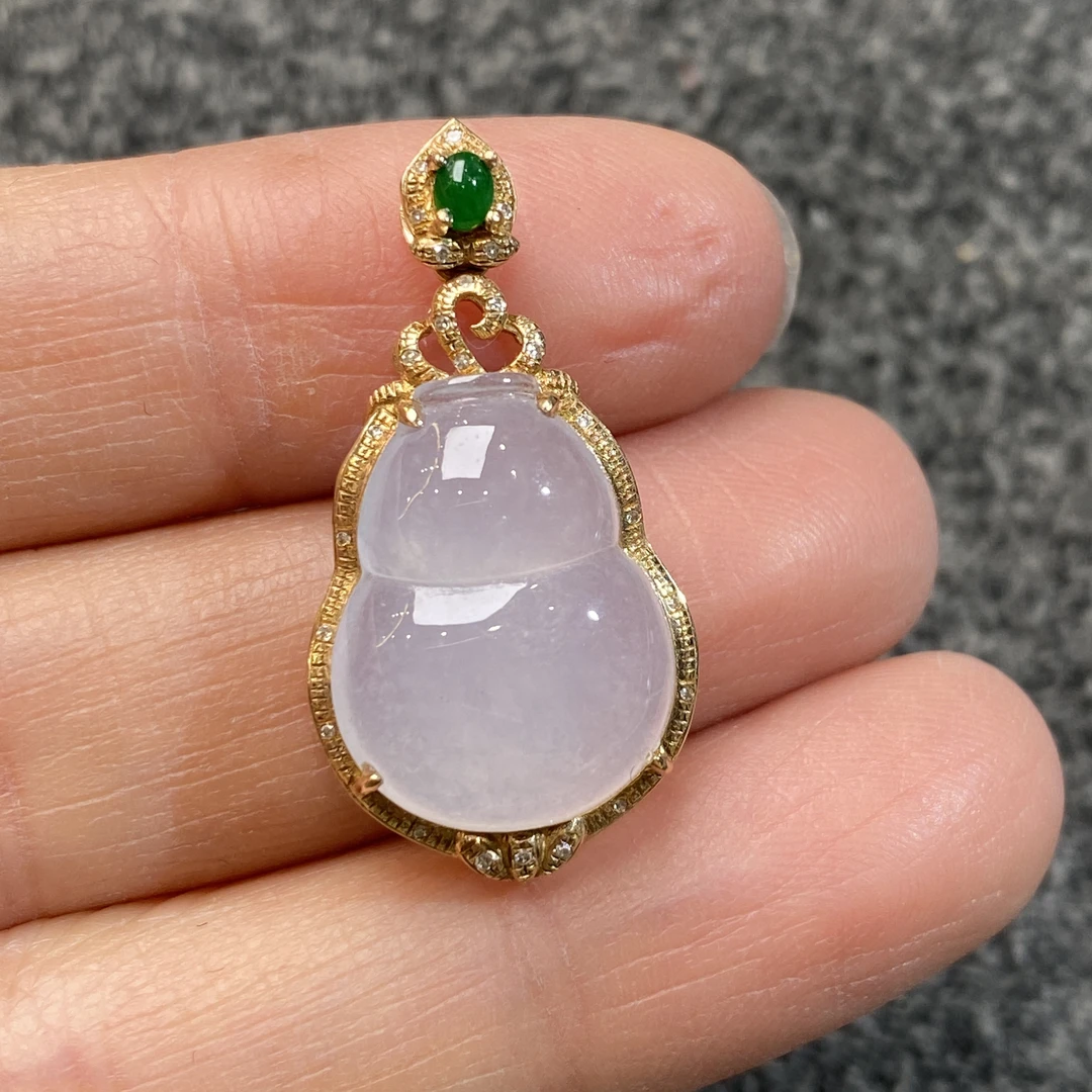 18k镶钻冰种葫芦吊坠 种老起胶 冰透 上身大气