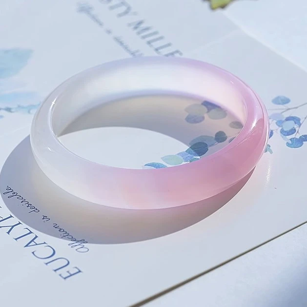 郁金香正圈--天然玛瑙玉髓半粉半白美人手镯粉色闺蜜冰透少女玉石