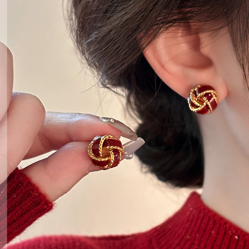 铜合金耳饰 本命年小众设计感滴釉耳钉2024新款爆款红色同编织