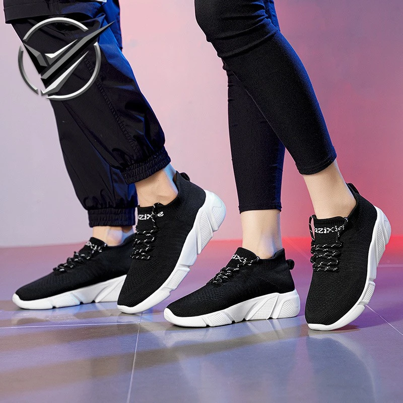 2024春季新款休闲鞋单鞋青年大码软底透气运动鞋休闲袜子鞋