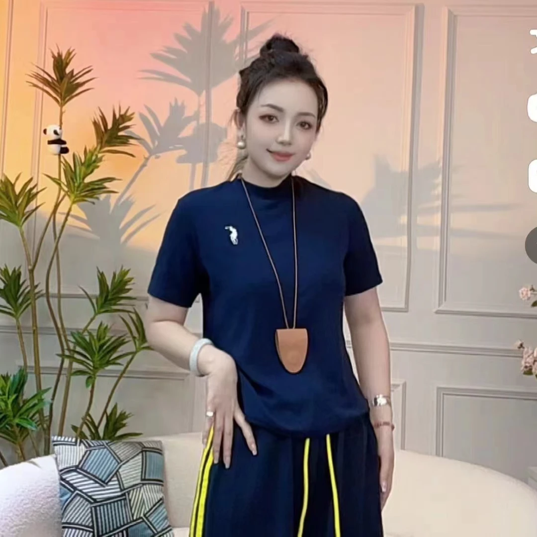 时尚简约半高领刺绣上衣F207