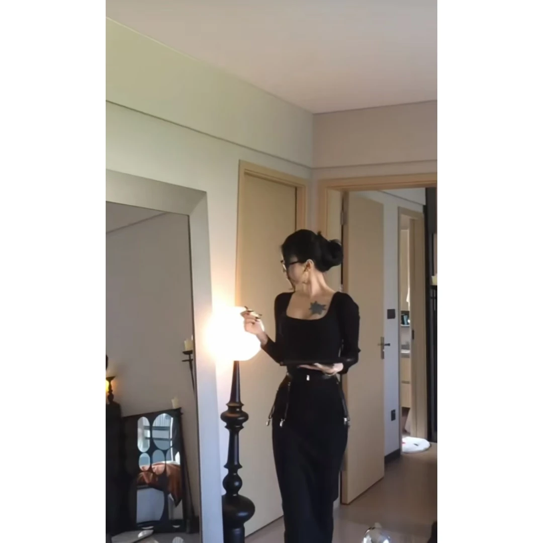 【KEKE】气质黑色显瘦长袖方领女针织修身方领休闲百搭连衣裙小众