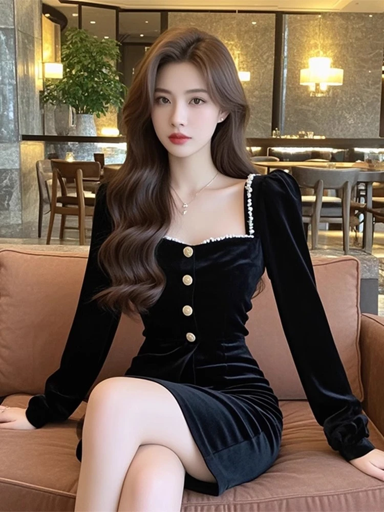 【KEKE】黑色方领连衣裙2025新款女秋冬气质收腰显瘦丝绒礼服短裙子