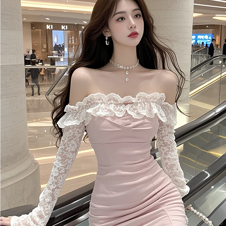 【现货】粉白一字肩蕾丝拼接连衣裙甜妹性感高级性感轻奢包臀裙