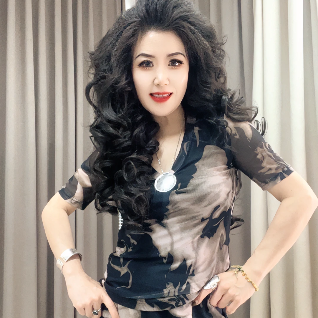 大漂亮家的夏季时尚气百搭质显瘦修身V领短袖上衣