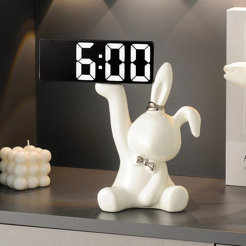 家用闹钟时钟暴力熊摆件客厅钟表摆放现代简约桌面电子钟装饰品