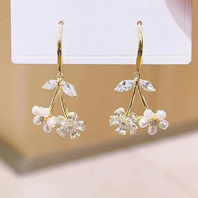 铜合金耳饰 气质小清新春夏新款耳钉甜美小米珠花朵耳环PT0032