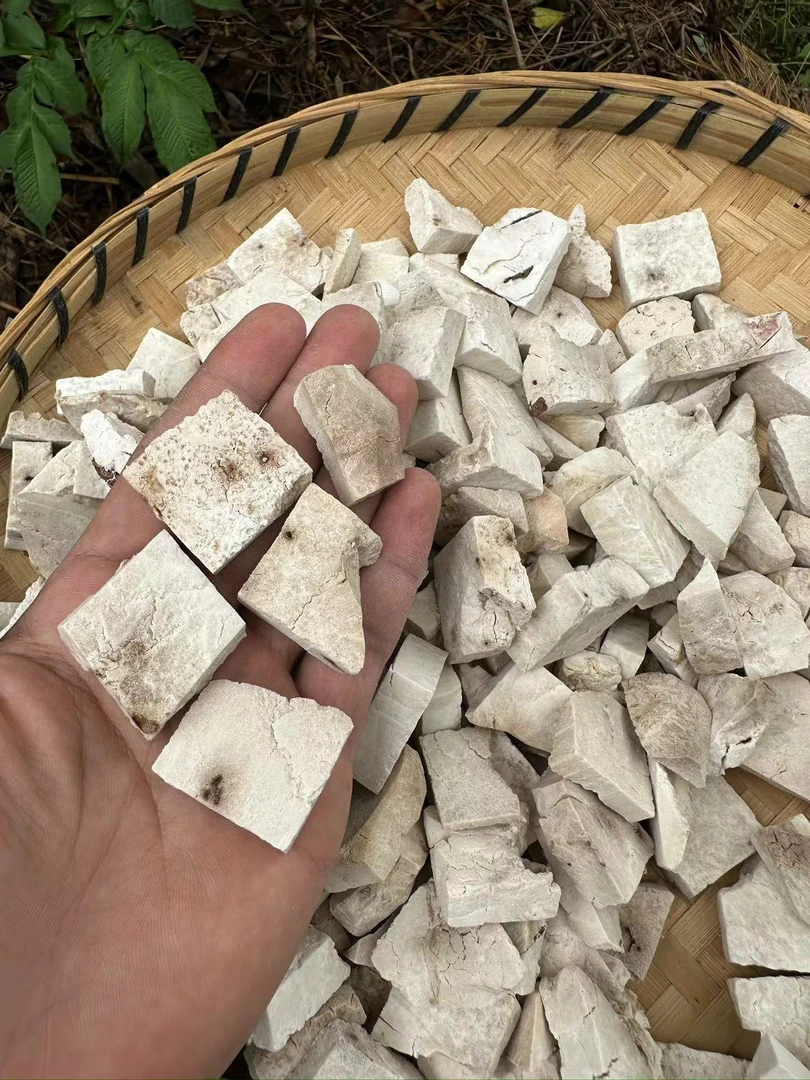 野生 赤茯苓片不熏硫 不漂白（有杂色，介意勿拍！）