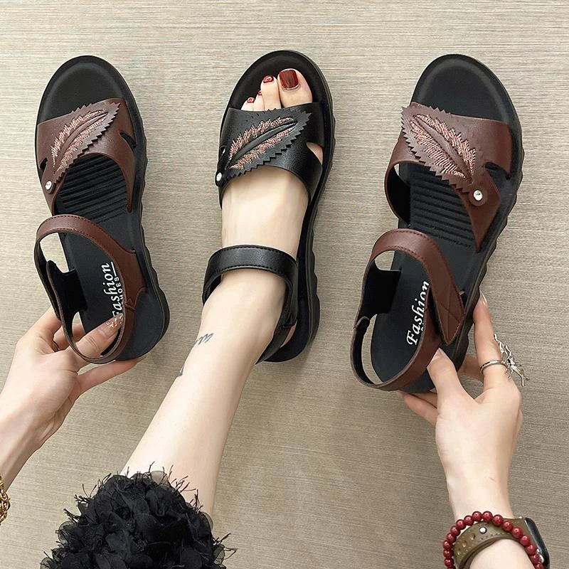 老北京妈妈凉鞋女夏季平底防滑老人鞋软底老年老太太凉皮鞋大码41