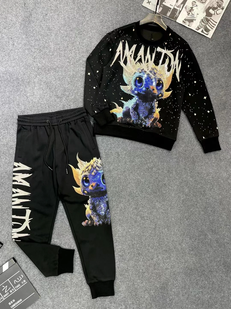 潮流–827潮牌重工烫钻精灵卫衣重工满钻长袖黑色圆领时尚情侣宽松