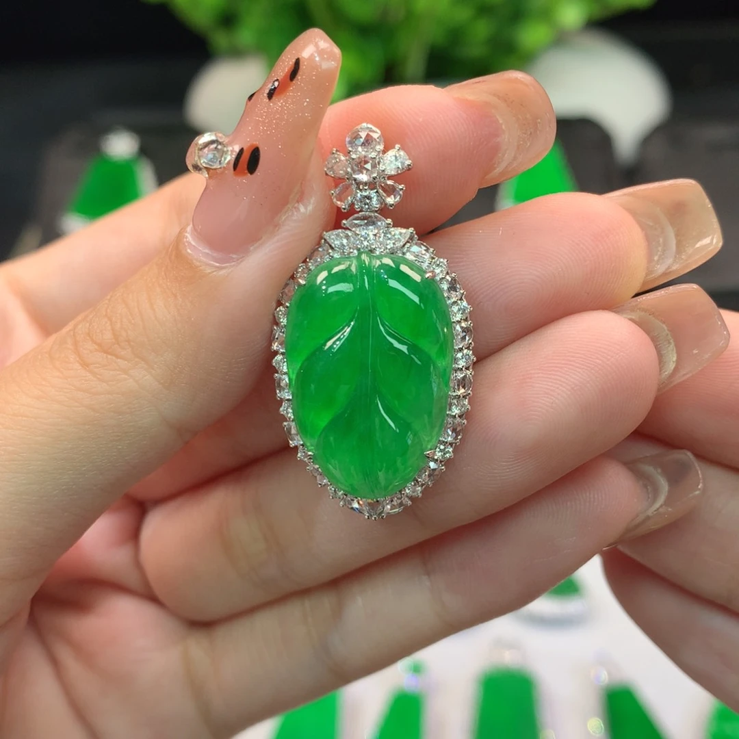 翡翠吊坠(不含链)18K金镶嵌P****n正阳绿叶子