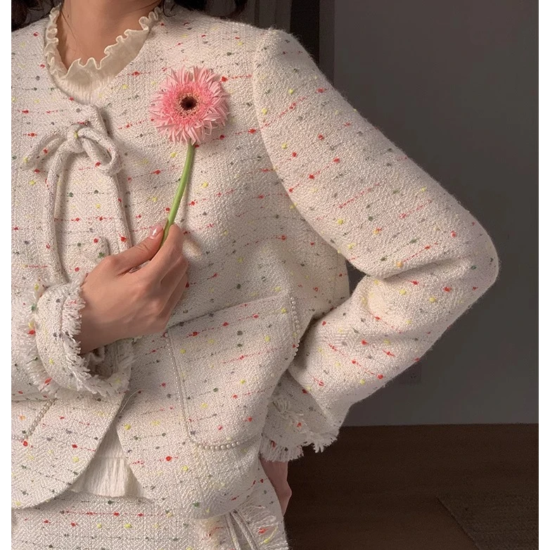 罐头士多所 2023秋季新款奶酪白彩点小香风短外套+高腰半身裙套装