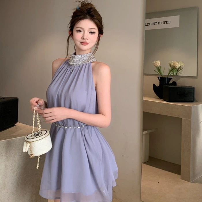设计感重工镶钻挂脖雪纺连衣裙女装夏季气质短裙显瘦收腰a字裙子