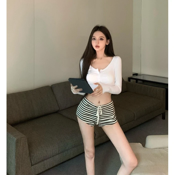 美式辣妹圆领长袖开衫T恤女秋修身显瘦设计感百搭条纹短裤两件套