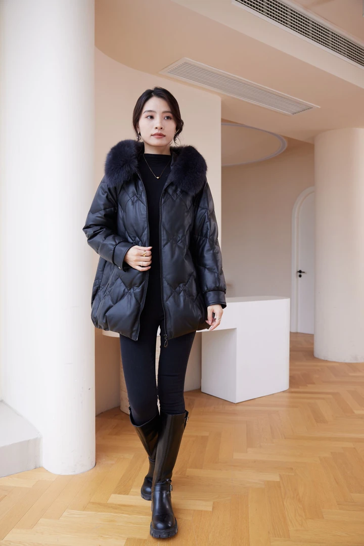 海宁头层绵羊皮鹅绒服短款时尚女士宽松中长款加厚保暖冬季