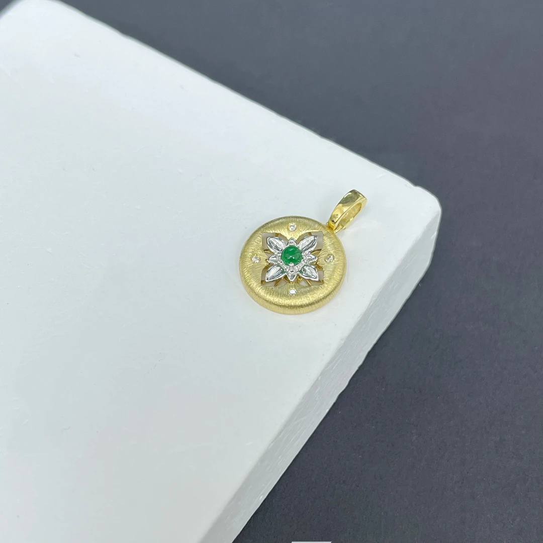 绿宝布契拉提小金牌 拉丝钻吊坠 活口扣 18K金