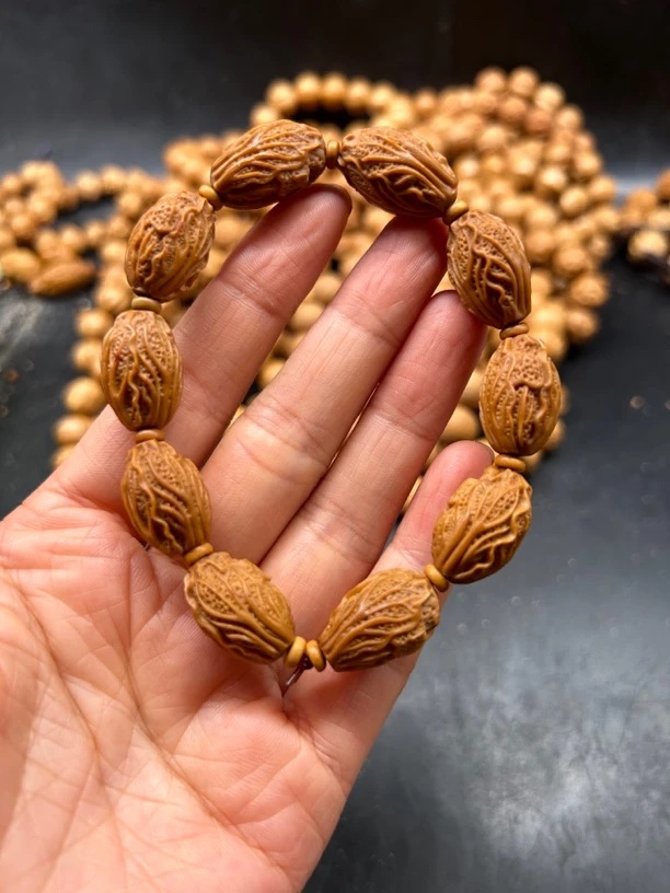 橄榄核雕刻小核白菜百财手串手链