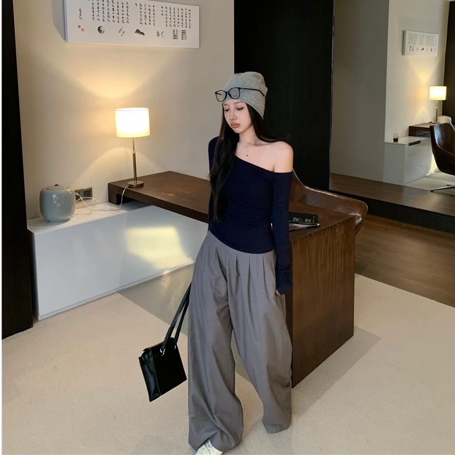 性感斜领露肩长袖T恤女秋季紧身褶皱不规则辣妹弹力显瘦内搭上衣