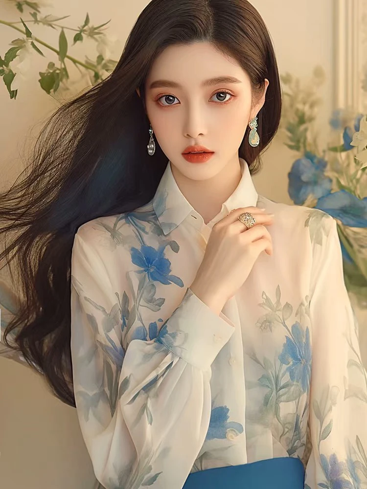 SS485法式高级感气质超好看通勤小个子蓝色碎花衬衫女早秋2024