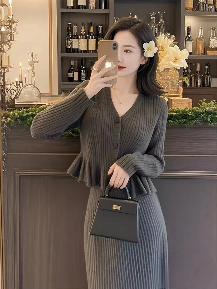 秋冬洋气高级感御姐气质女神范高端针织衫v领半身裙两件套装女款