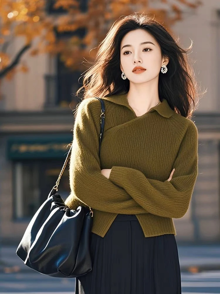 SS940秋慵懒松弛感青苔绿拼接V领套头奶呼呼软糯毛衣独特别致上衣