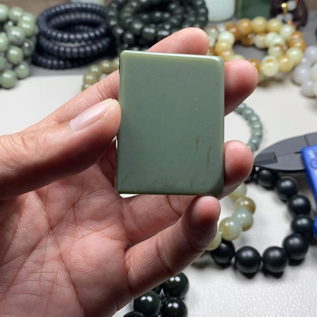 和田玉（碧玉）挂件未镶嵌金**子