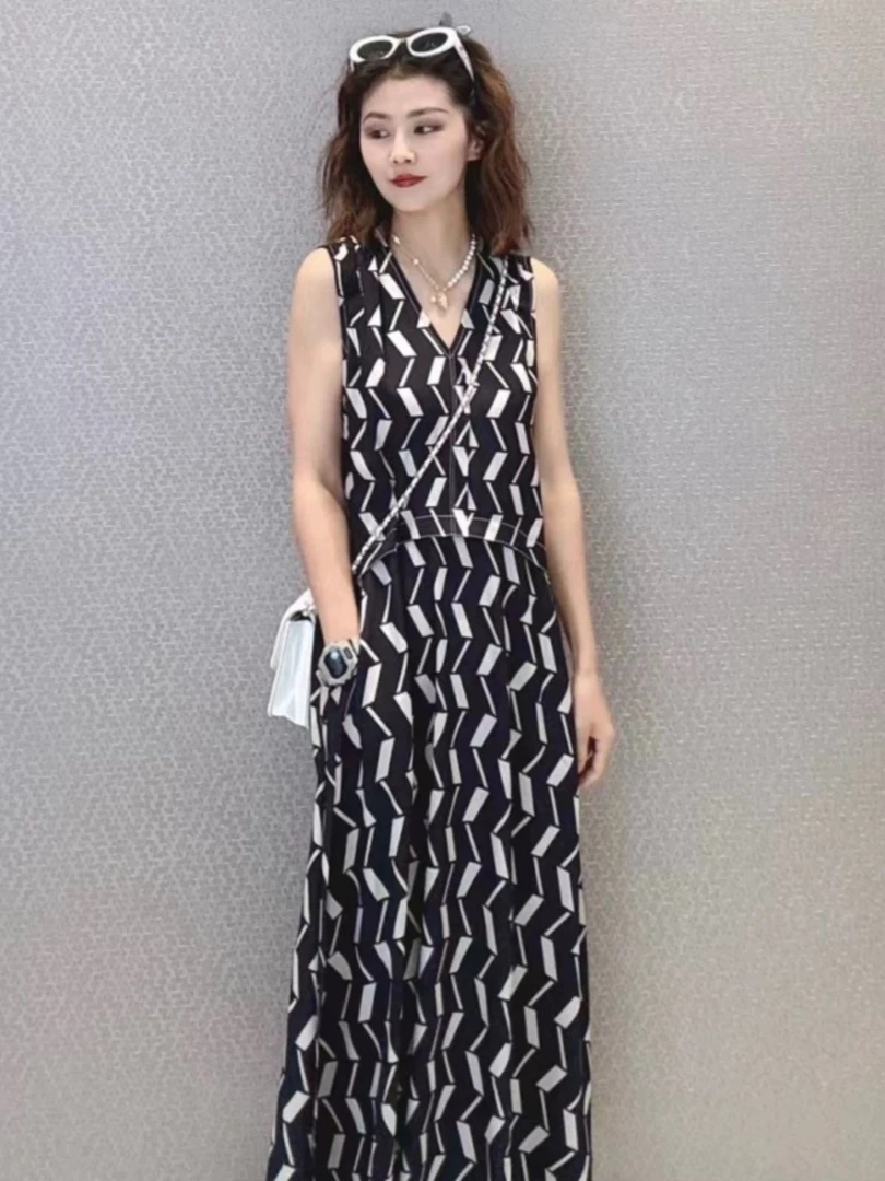 【商场同款】2024夏季新款宽松显瘦休闲菱格印花无袖V领连衣裙