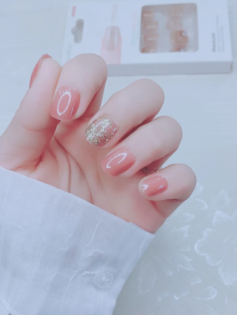 粉色光疗跳片穿戴甲（短款）