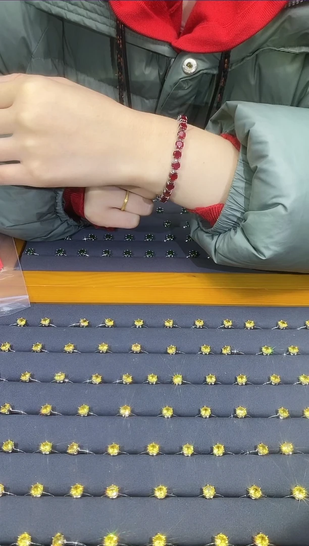 【闪购商品】石榴石手链银S925镶嵌029