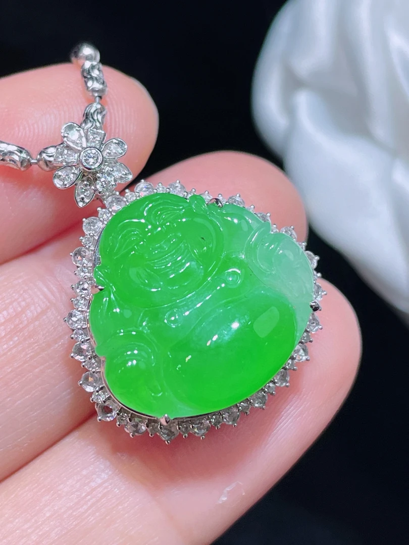 飘绿佛公吊坠镶嵌