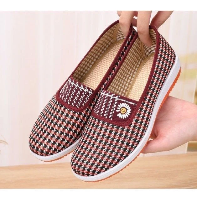 老北京布鞋女春秋季新款软底防滑妈妈鞋平底一脚蹬老人休闲布鞋