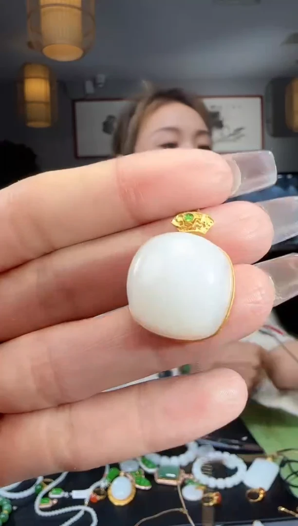 【闪购商品】和田玉吊坠(不含链)18K金镶嵌1