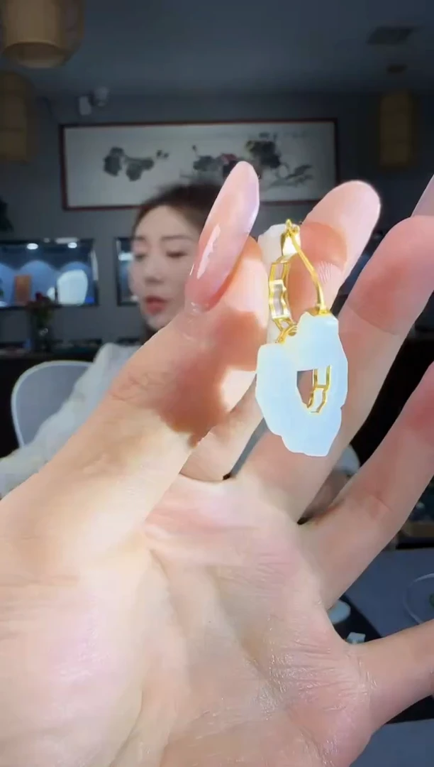 【闪购商品】和田玉耳钉18K金镶嵌1