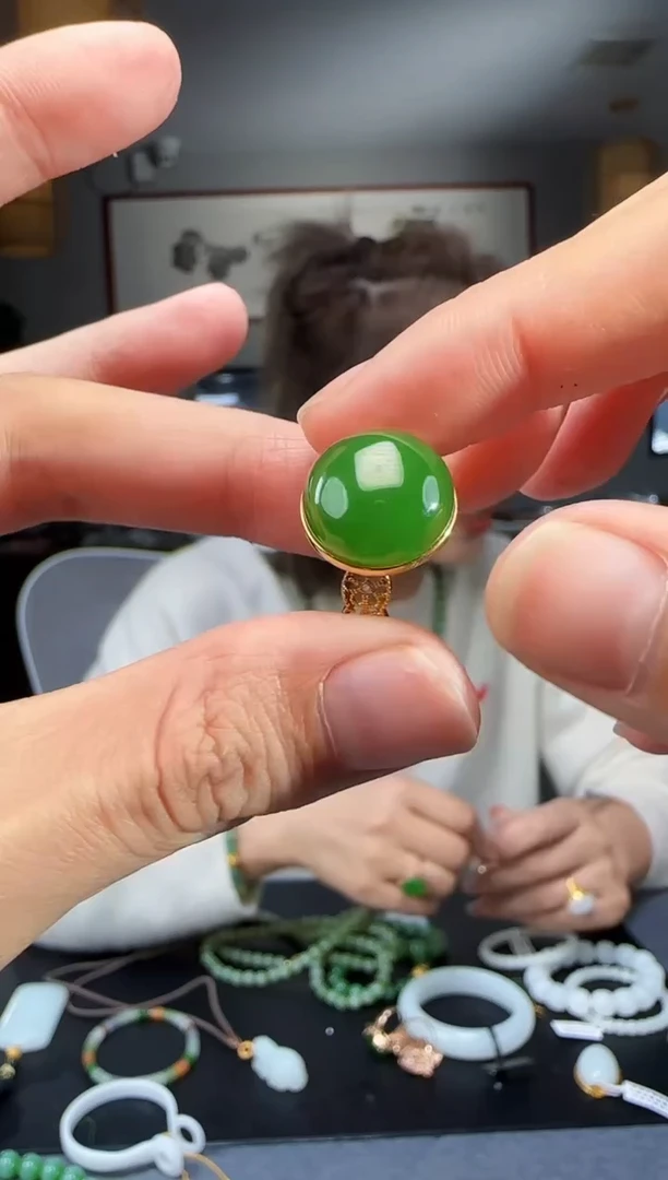 【闪购商品】和田玉戒指18K金镶嵌1