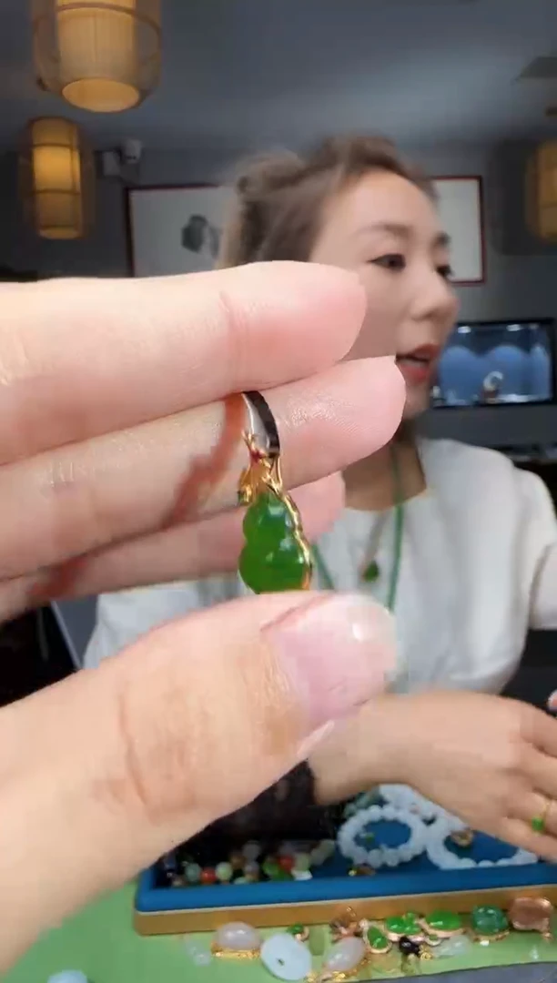 【闪购商品】和田玉吊坠(不含链)18K金镶嵌1