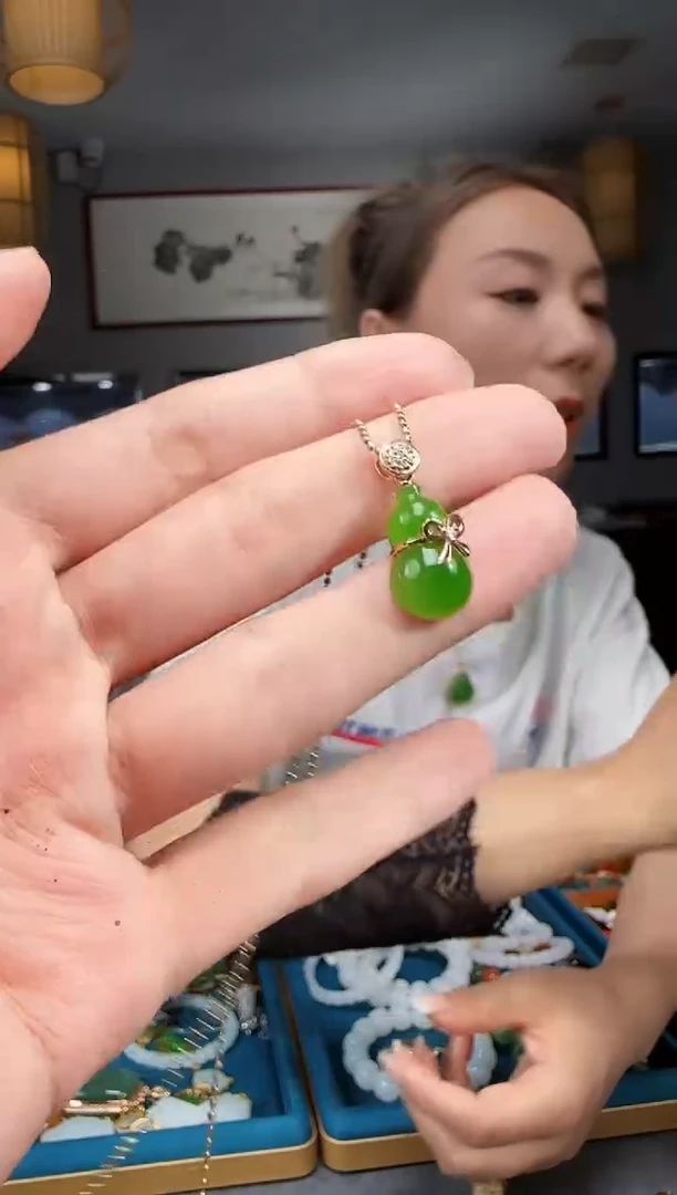 【闪购商品】和田玉吊坠(不含链)18K金镶嵌1